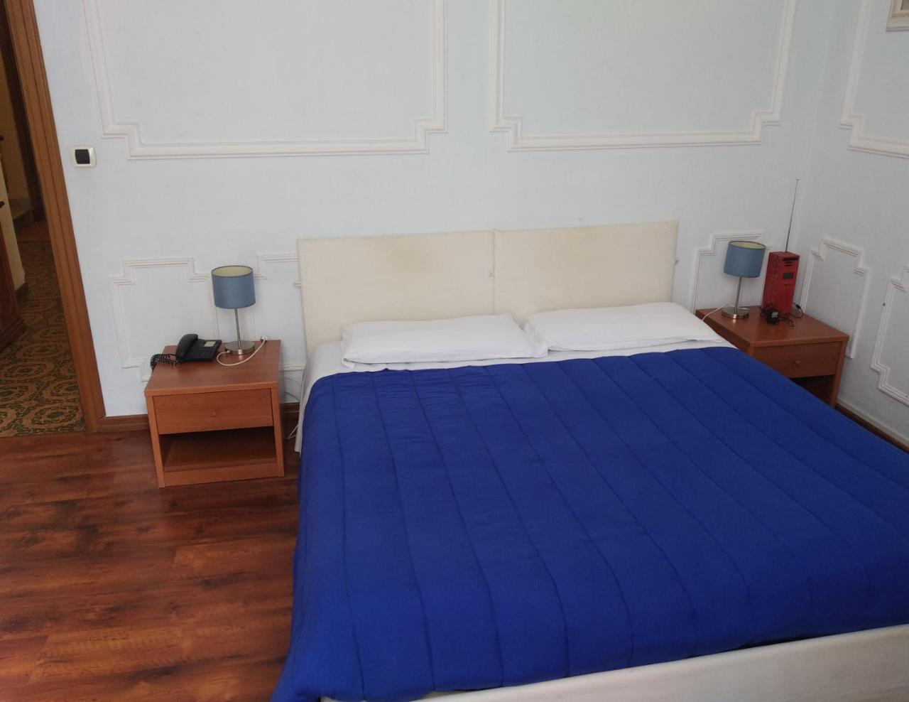 Hotel Lucciola Bordighera Luaran gambar