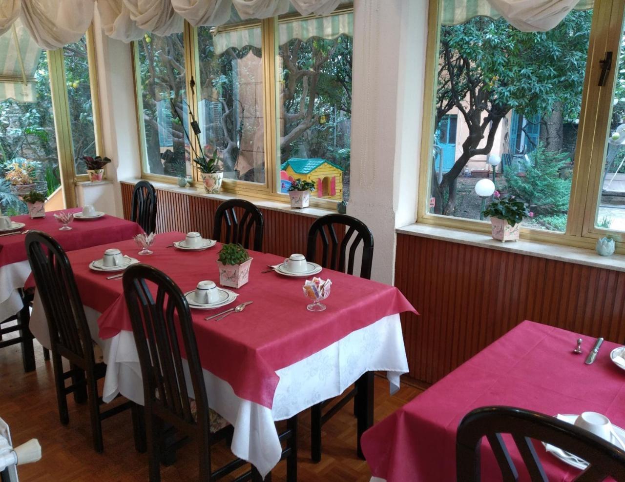 Hotel Lucciola Bordighera Luaran gambar